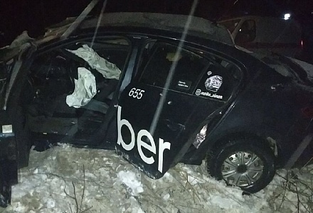 В Камешковском районе на такси насмерть разбилась молодая пара