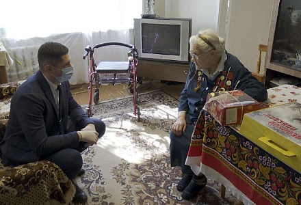 Депутаты Горсовета поздравили ветеранов в Днём Победы