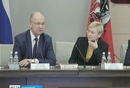 Законодатели России обсуждают методы борьбы с "группами смерти"