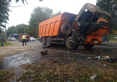 В Боголюбово на дороге загорелся грузовик