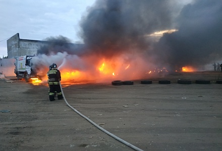 Во Владимире сгорели сразу десять мусоровозов